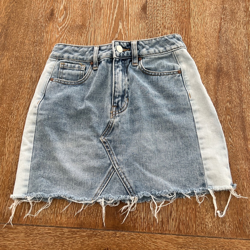 PacSun Jean skirt size 23. EUC